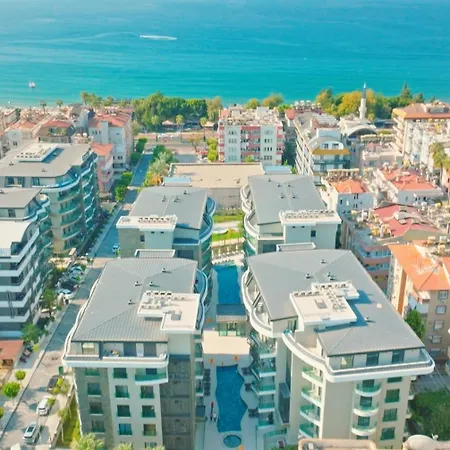 Sea View In The Center Of דירה