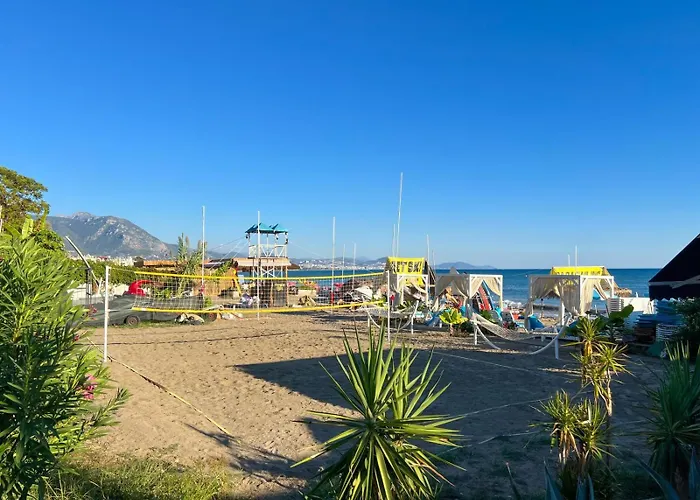 Sea View In The Center Of דירה *