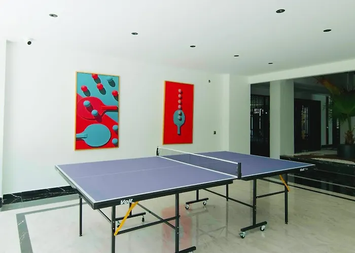 Sea View In The Center Of דירה אלאניה