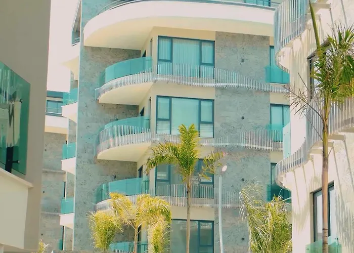 Sea View In The Center Of אלאניה