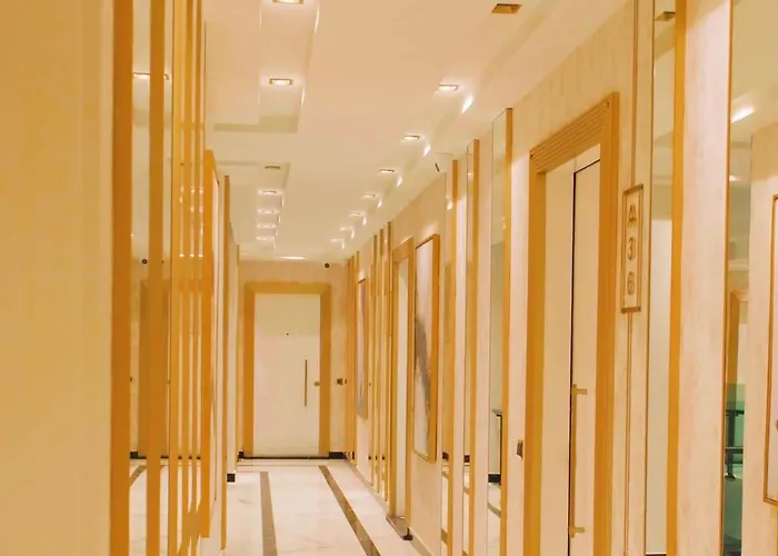 Sea View In The Center Of דירה *