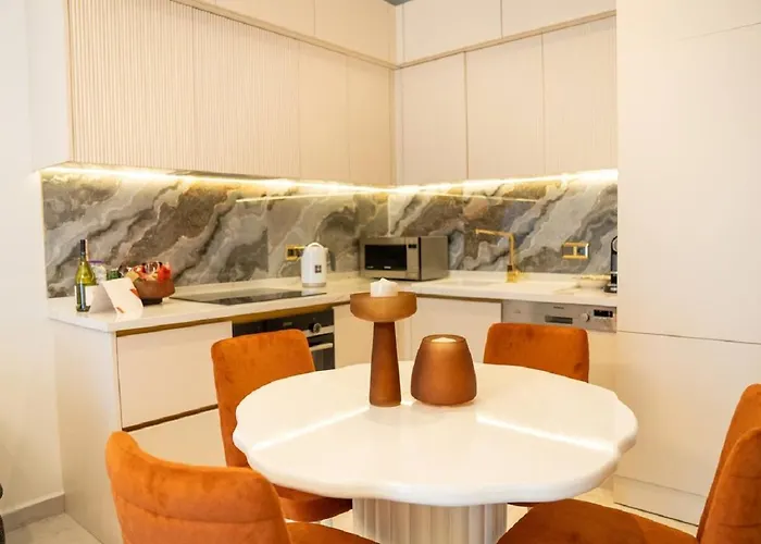 Sea View In The Center Of * אלאניה