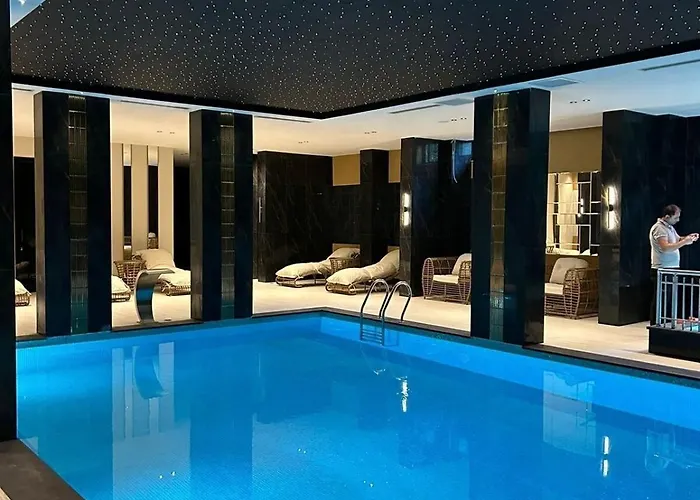 Sea View In The Center Of דירה